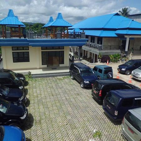 Hotel Sinar Tambolaka Waingapu Buitenkant foto