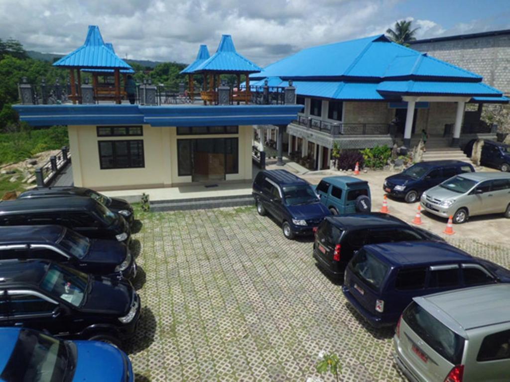 Hotel Sinar Tambolaka Waingapu Buitenkant foto
